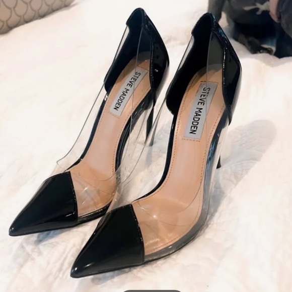 Steve Madden-Malibu Black Patent Vinyl Pointed-Toe Pumps size 9 - Picture 2 of 9